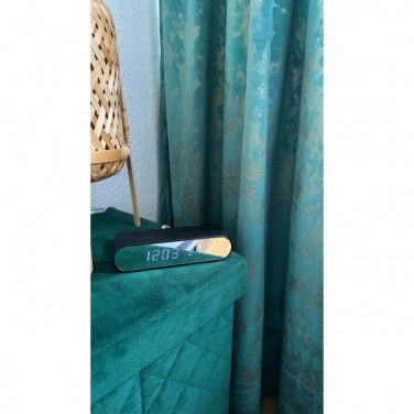 Logotrade reklaamkingi foto: Äratuskell ja juhtmevaba laadija ADELAIDE